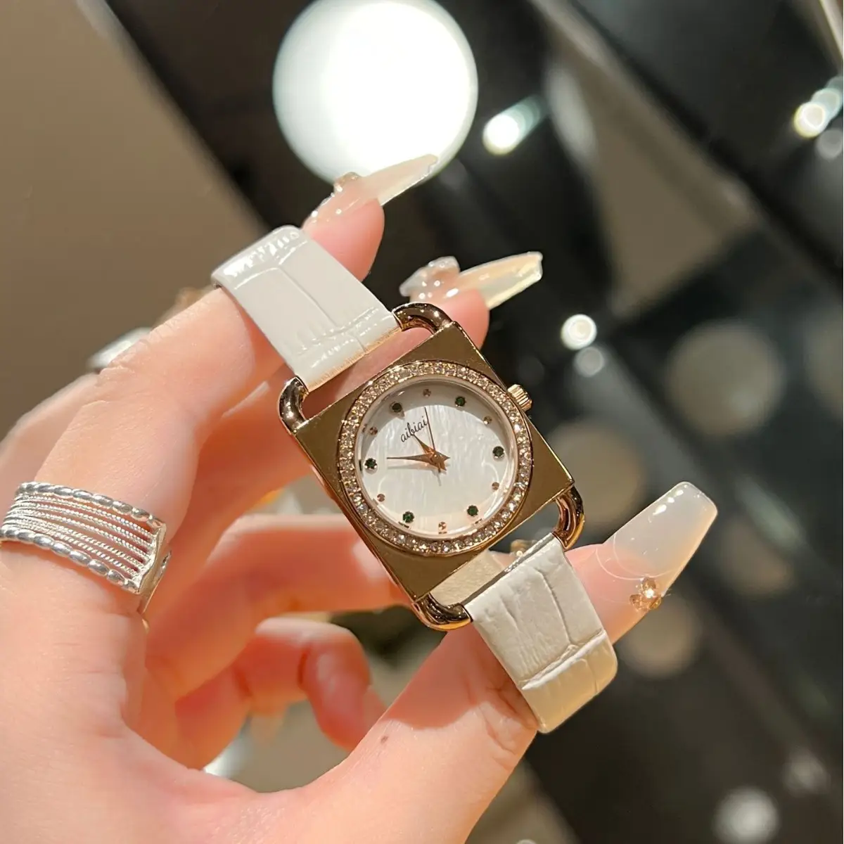 Luxury Green Leather Watch for Women Square Design - Image 5