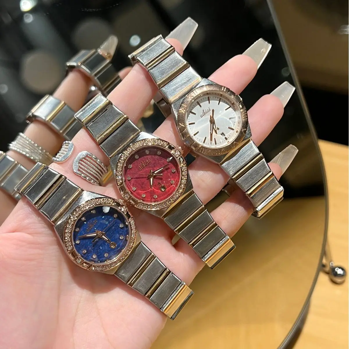 Women's Cross-Brand Diamond Watch with Log Steel Band - Image 4