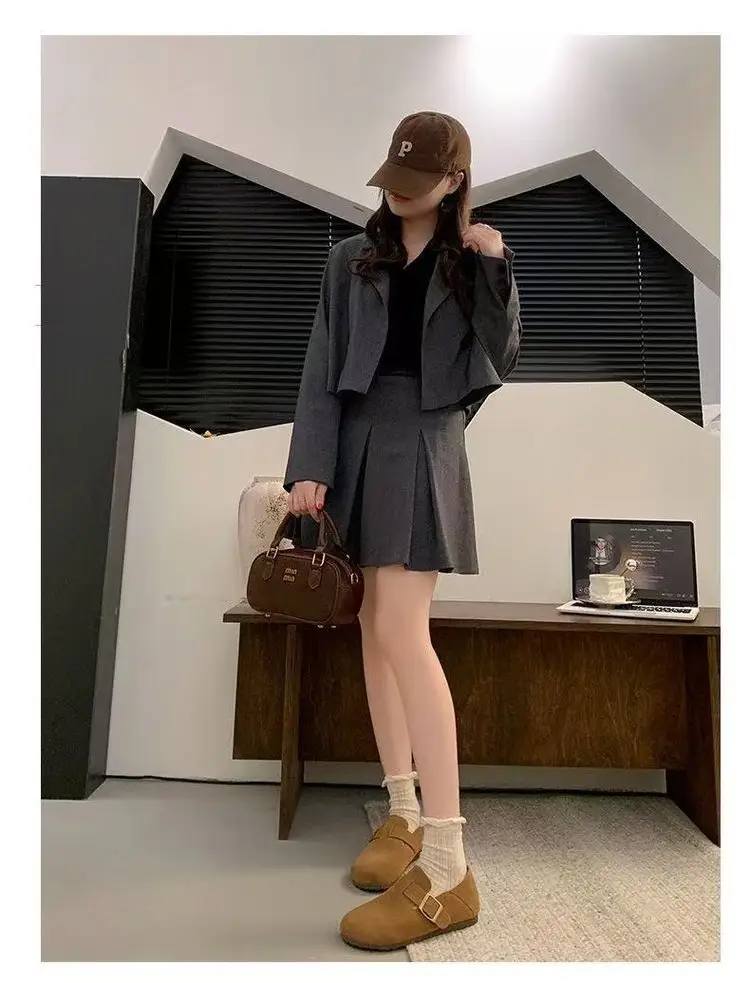 Internet Celebrous Explosions Birkenth Shoes 2025 Spring New Retro Women Lazy Slip-on Birkenth Shoes Flat Bean Shoes — feature 1