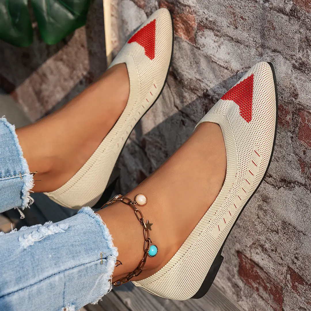 2025 New European and American Large Size Pointed Toe Flat Bottom Sweet Love Shoes Women's Beanie Shoes Casual Shoes