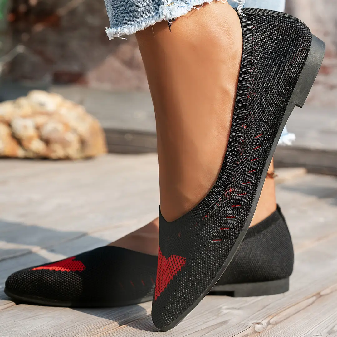 2025 New European and American Large Size Pointed Toe Flat Bottom Sweet Love Shoes Women's Beanie Shoes Casual Shoes — feature 6