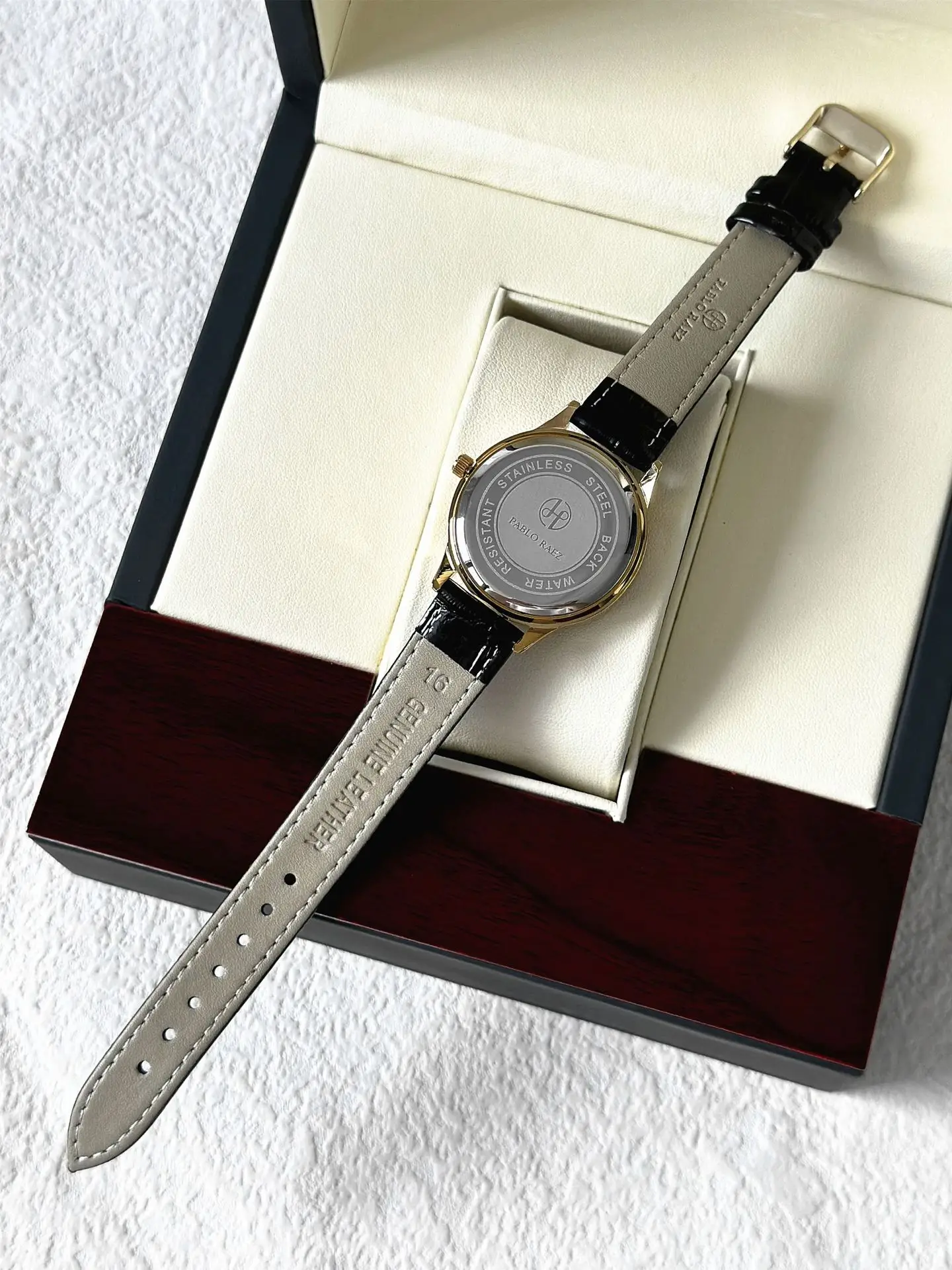 Luxury Full Diamond Women's Watch Gold Black Strap — feature 12