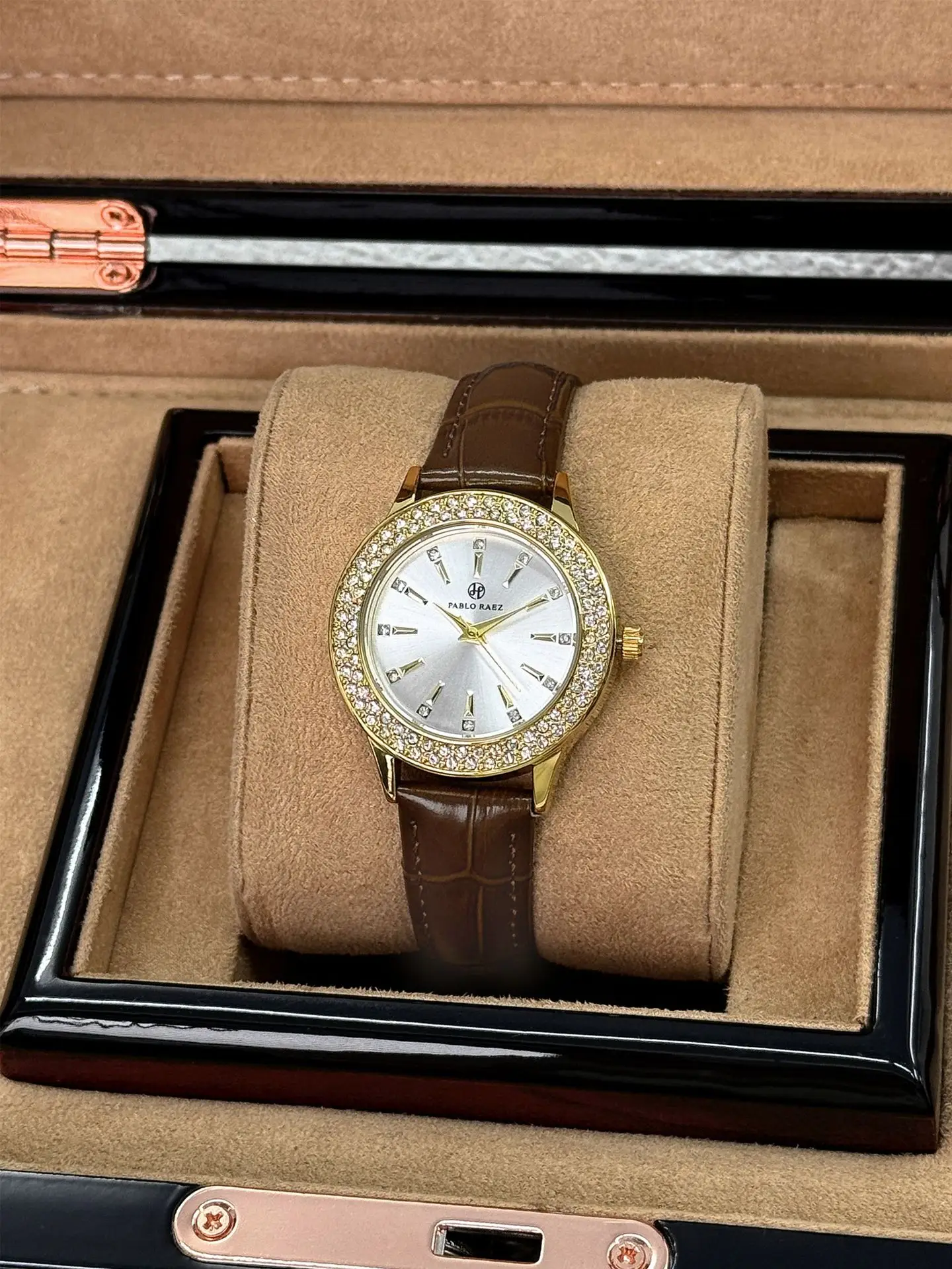 Luxury Full Diamond Women's Watch Gold Black Strap — feature 23