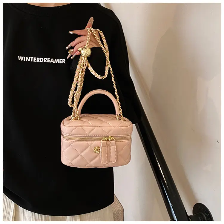 Black Quilted Chain Handbag for Women 2025 Spring — feature 15
