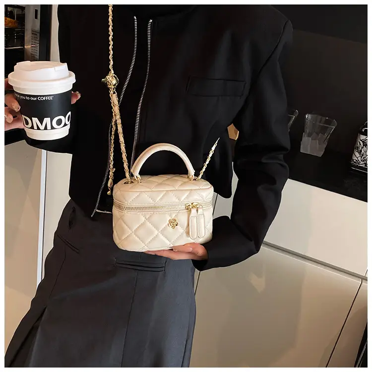 Black Quilted Chain Handbag for Women 2025 Spring — feature 25
