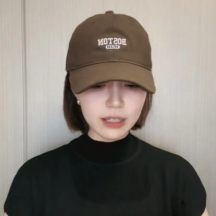 Women's Big Head Baseball Cap Brown 2025 Winter — feature 1