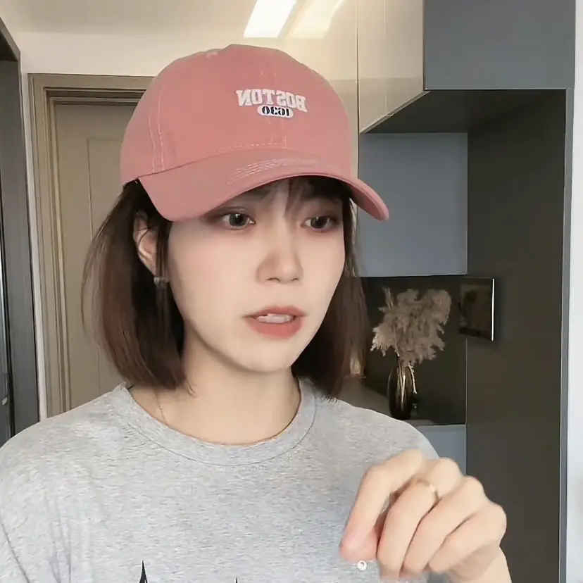 Women's Big Head Baseball Cap Brown 2025 Winter — feature 11