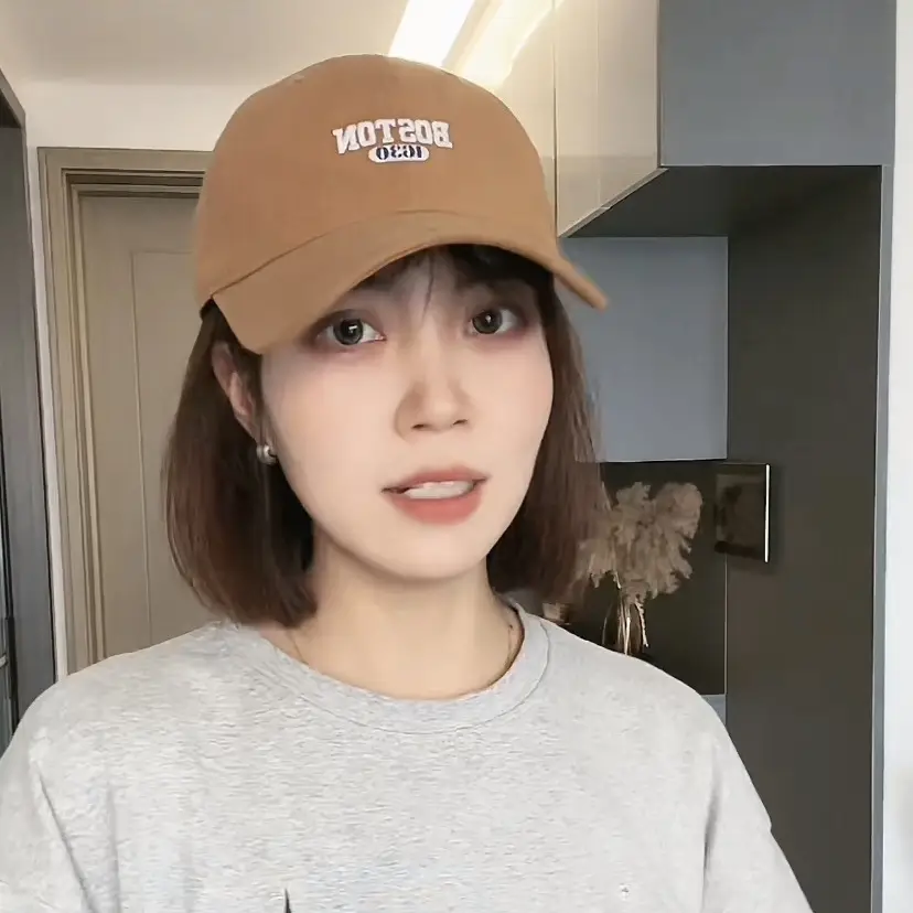 Women's Big Head Baseball Cap Brown 2025 Winter — feature 15