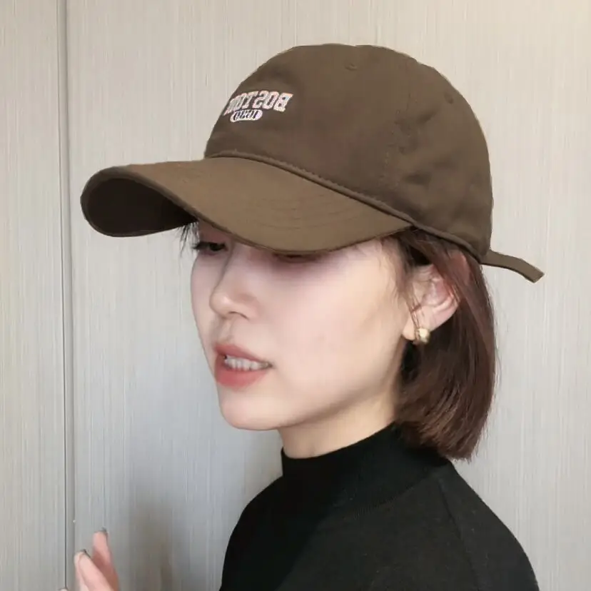 Women's Big Head Baseball Cap Brown 2025 Winter — feature 2