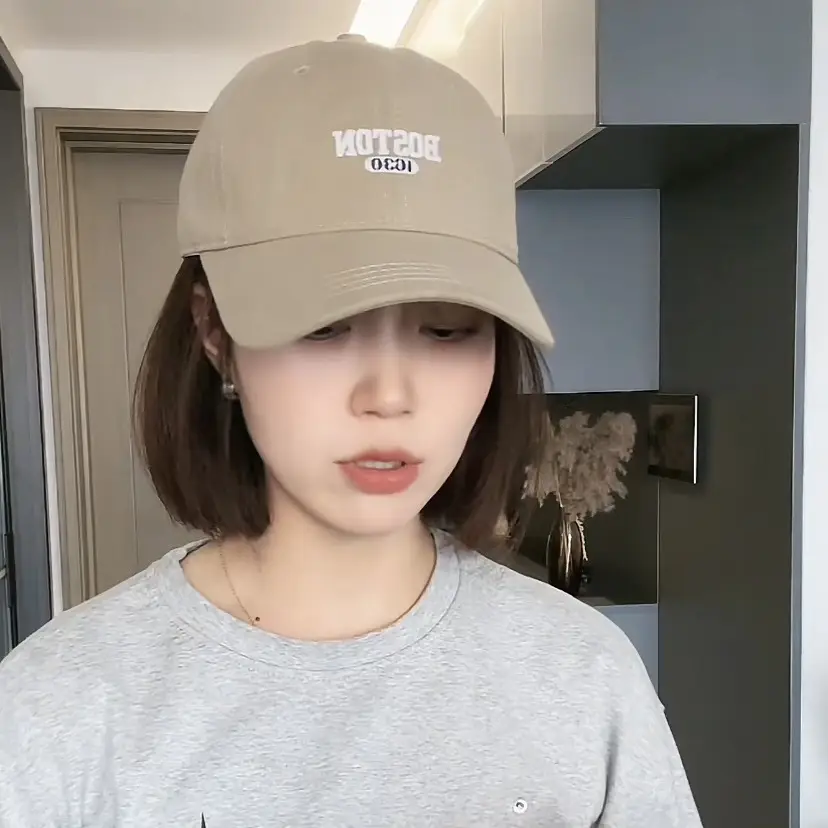 Women's Big Head Baseball Cap Brown 2025 Winter — feature 7