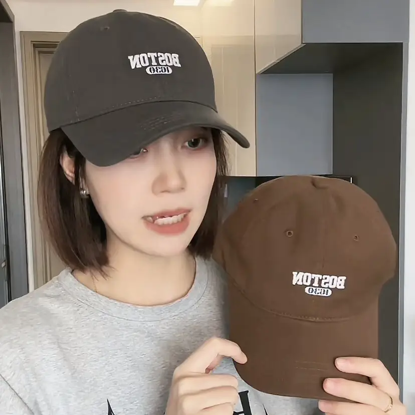 Women's Big Head Baseball Cap Brown 2025 Winter — feature 8