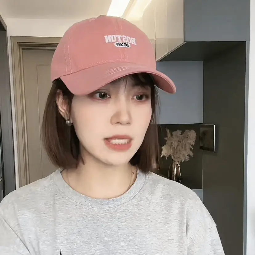 Women's Big Head Baseball Cap Brown 2025 Winter — feature 9