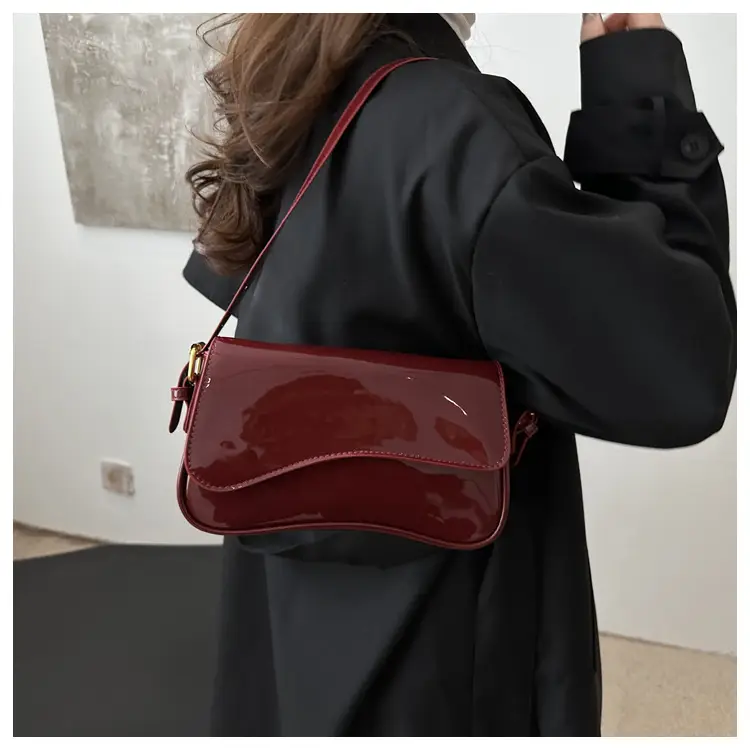 White Patent Leather Shoulder Bag for Women 2025 — feature 9