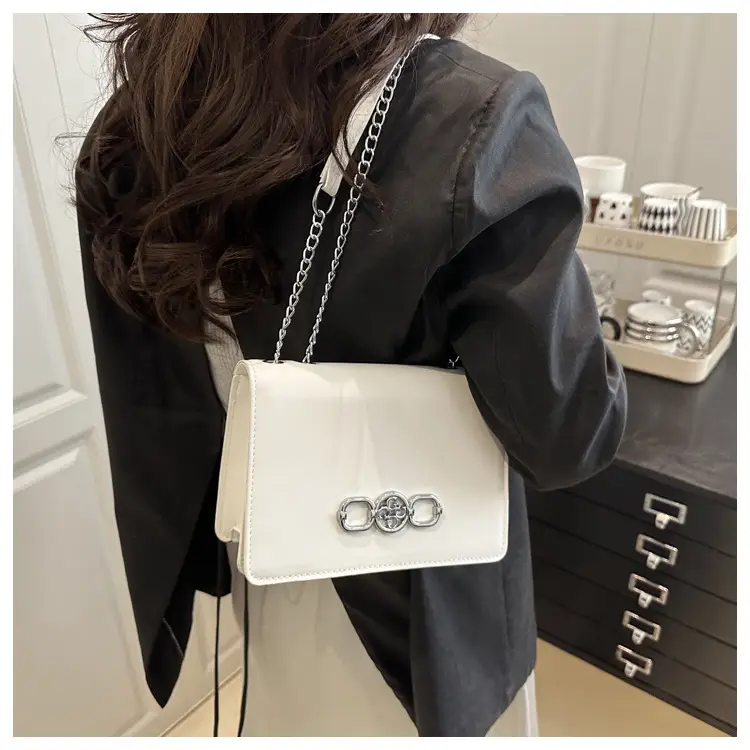 Pink Korean Style Chain Shoulder Bag for Women — feature 13