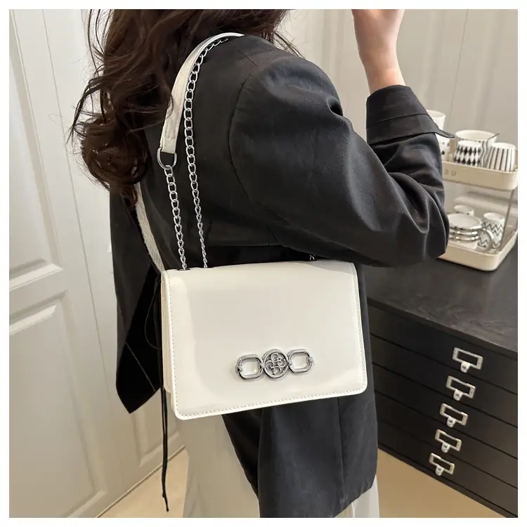Pink Korean Style Chain Shoulder Bag for Women — feature 14