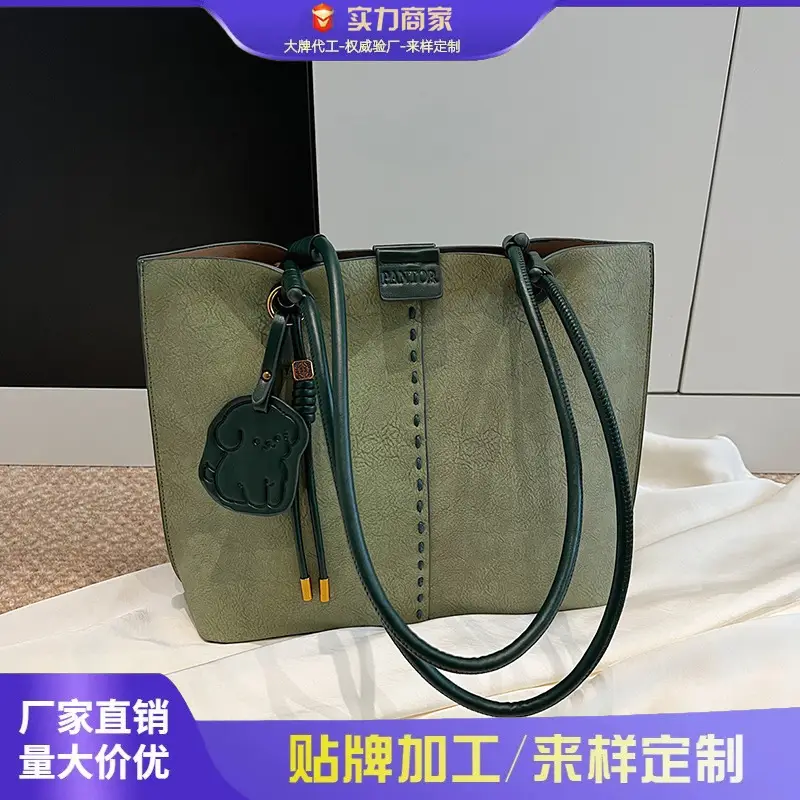 Women's Green Leather Shoulder Bag Large Capacity 2025 - Image 2