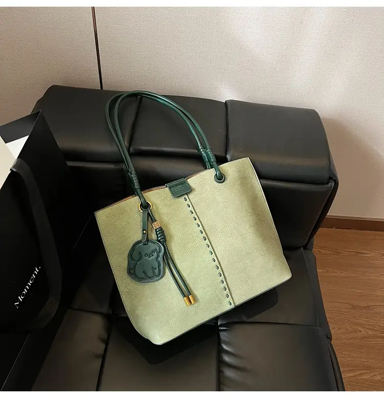 Women's Green Leather Shoulder Bag Large Capacity 2025 — feature 23