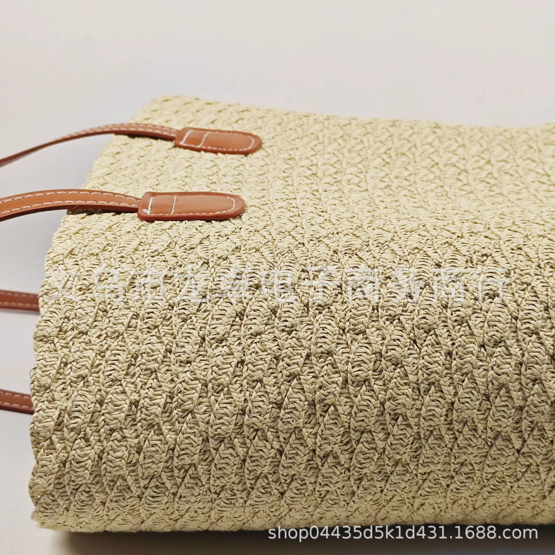 Women Straw Woven Shoulder Bag Large Capacity Seaside Style — feature 5