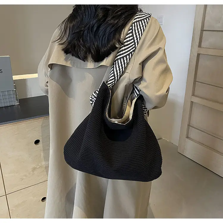 Japanese All-match Niche Tote Bag for Students 2024 Autumn Single Shoulder Nylon Women's Bag Harajuku Large Capacity School Bag luggage and leather goods — feature 13
