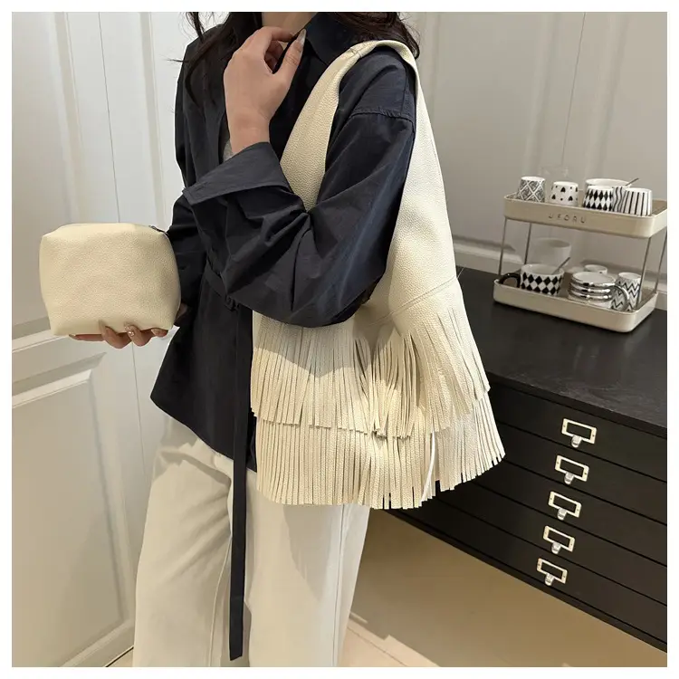Korean Style Tassel Shoulder Bag Women Large Capacity — feature 7