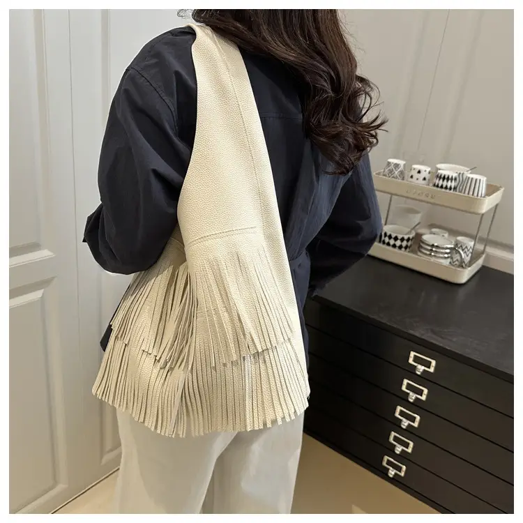 Korean Style Tassel Shoulder Bag Women Large Capacity — feature 9