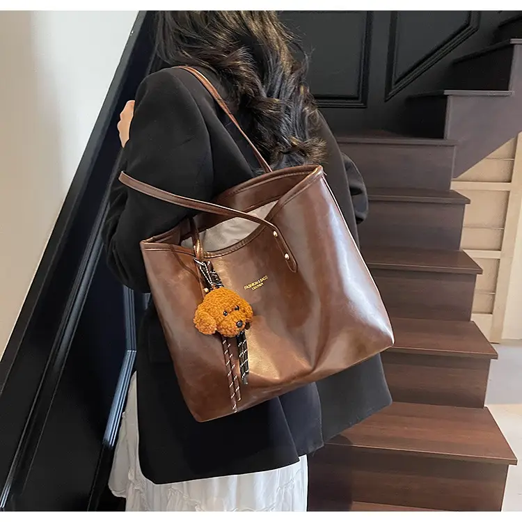 Vintage Brown Leather Tote Bag for Women 2025 — feature 18