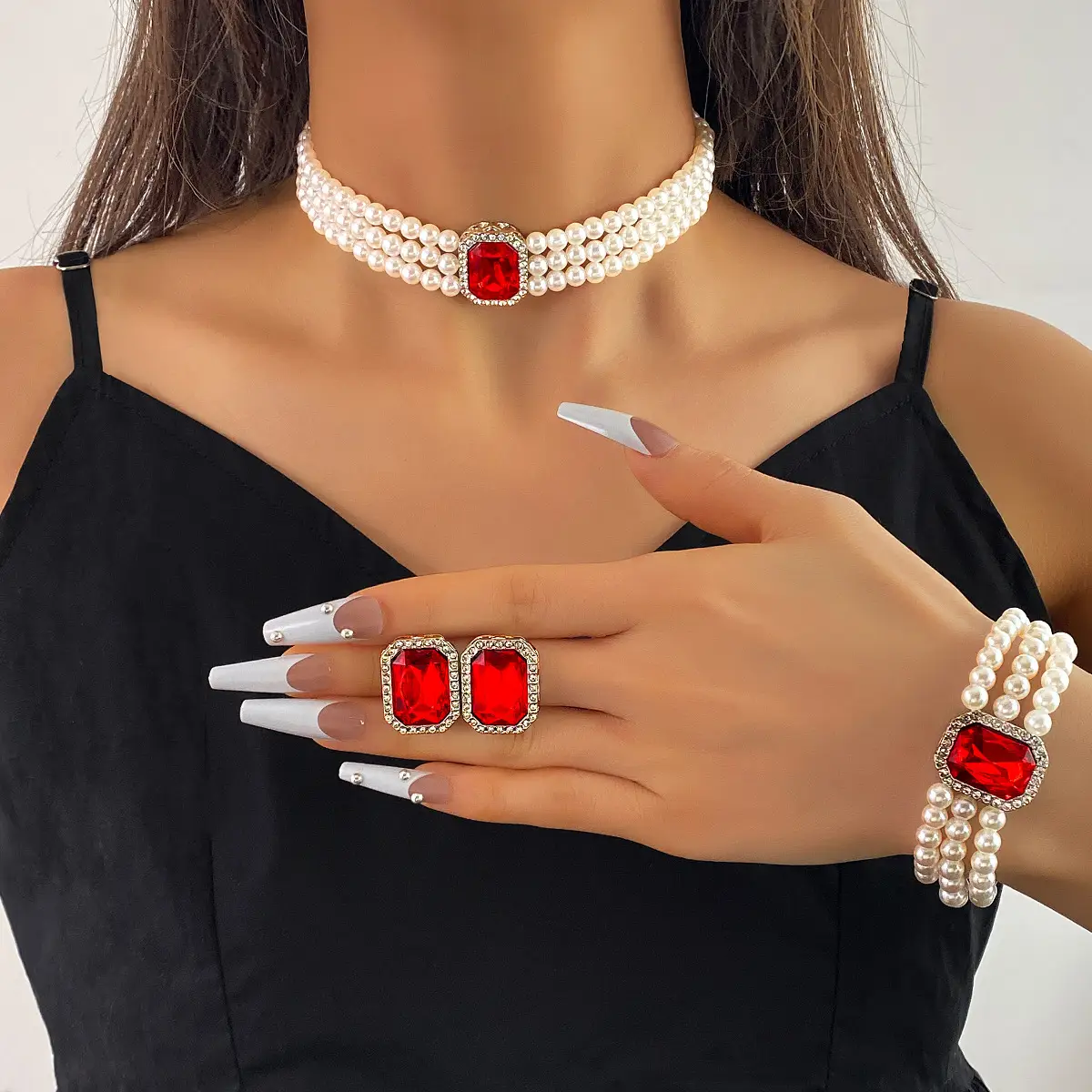 Luxury Multi-Layer Pearl Necklace Set with Black Gemstones - Image 2