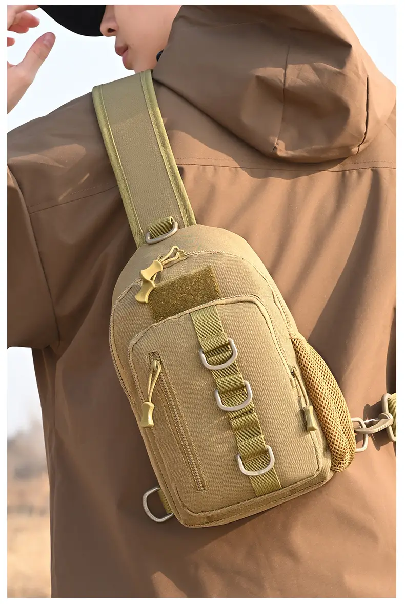 Men's Camouflage Crossbody Bag Large Capacity Climbing Shoulder Bag — feature 5
