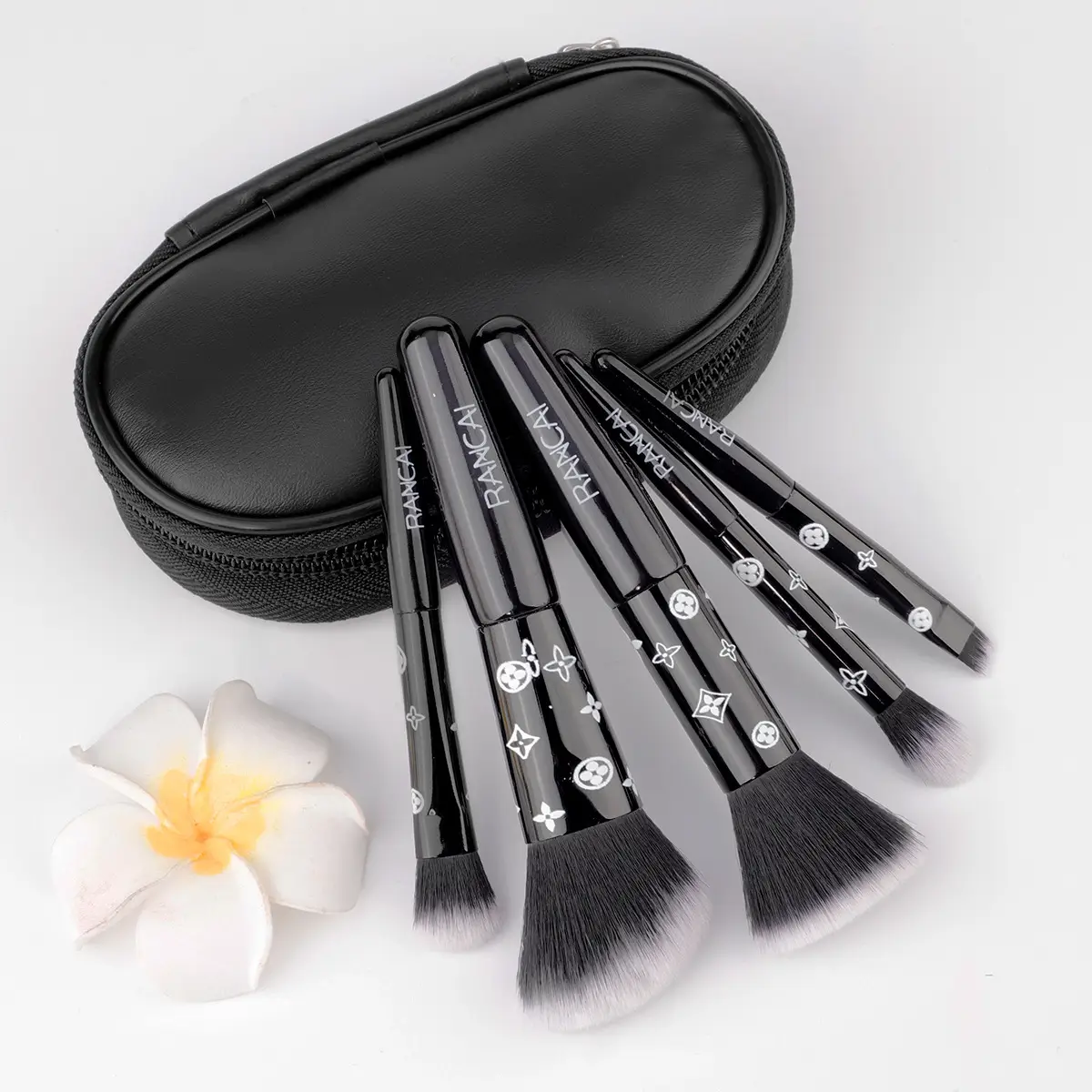 5 Mini Pink Makeup Brushes Set for Beginners — feature 7