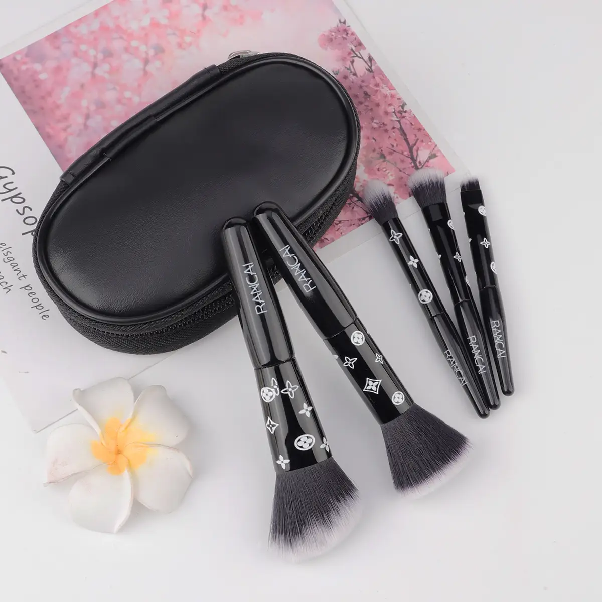 5 Mini Pink Makeup Brushes Set for Beginners — feature 8