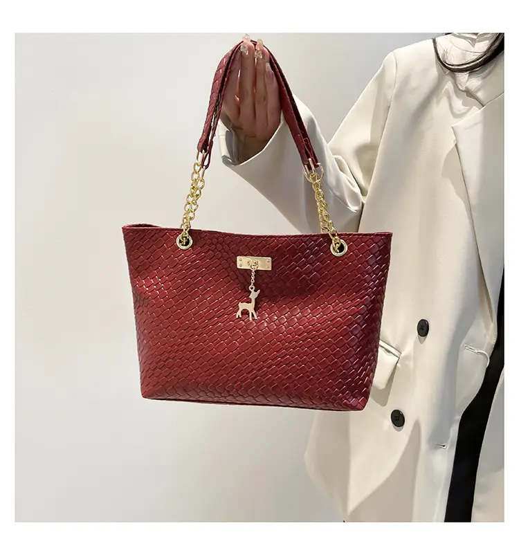 White Women's Shoulder Bag with Gold Chain & Pony Design — feature 12