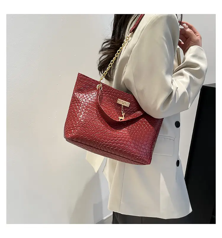 White Women's Shoulder Bag with Gold Chain & Pony Design — feature 14