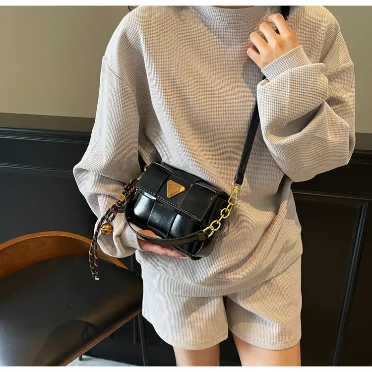 Women's Brown Leather Shoulder Bag with Gold Chain — feature 11