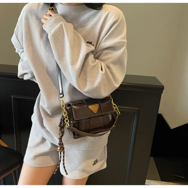 Women's Brown Leather Shoulder Bag with Gold Chain — feature 14