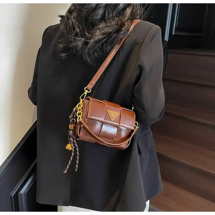 Women's Brown Leather Shoulder Bag with Gold Chain — feature 21
