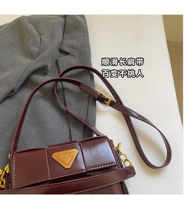 Women's Brown Leather Shoulder Bag with Gold Chain — feature 5