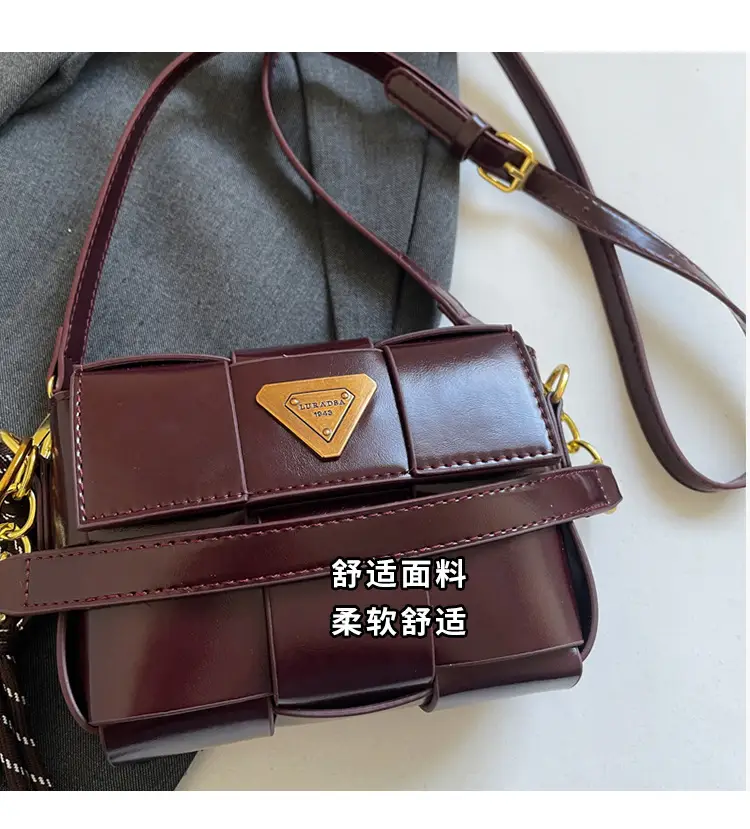 Women's Brown Leather Shoulder Bag with Gold Chain — feature 8
