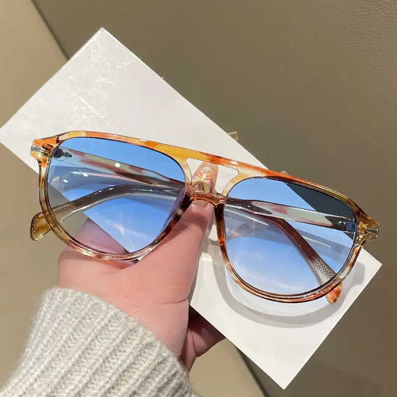 Retro Aviator Sunglasses Gray + Gray — feature 2