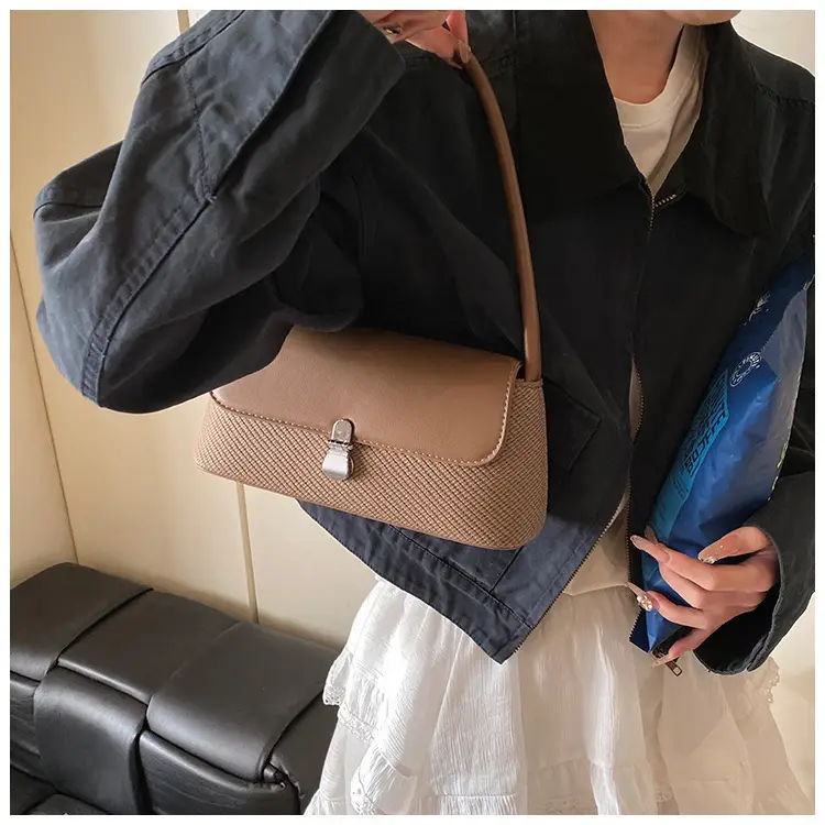 Retro White Shoulder Bag for Women 2025 — feature 12