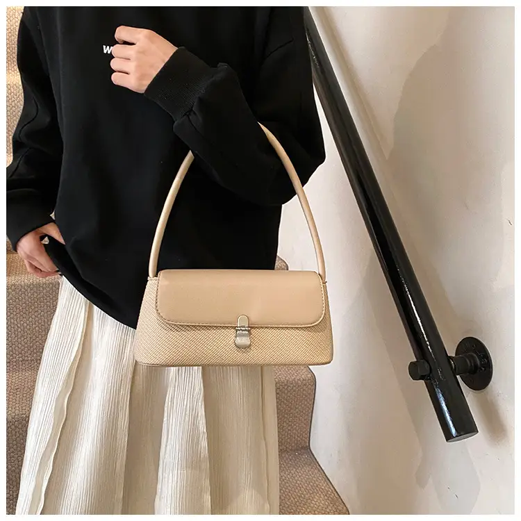 Retro White Shoulder Bag for Women 2025 — feature 9