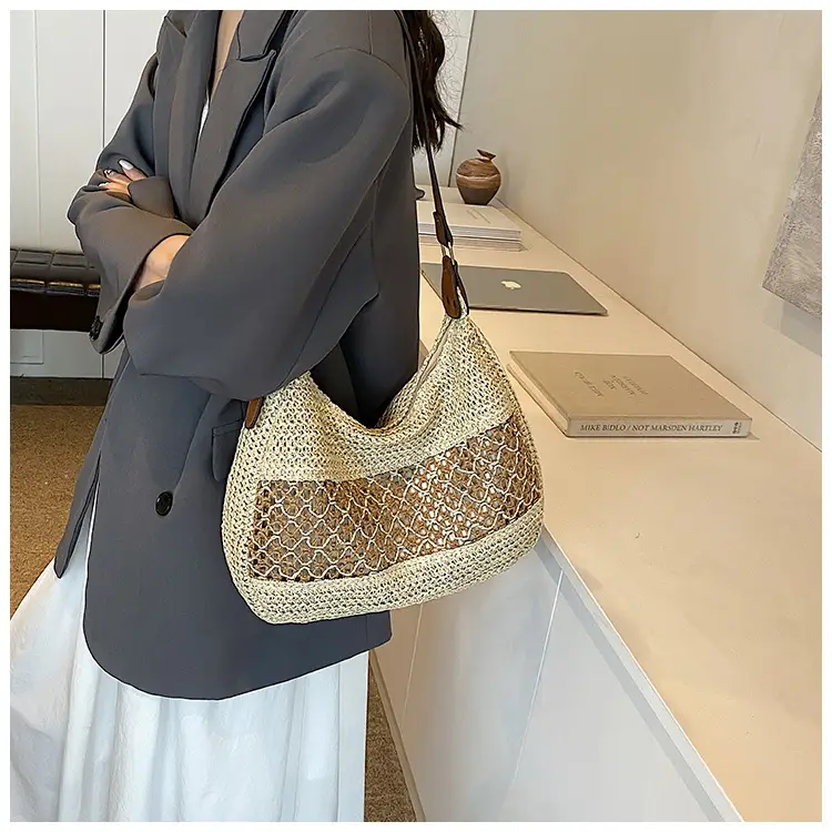 Women's Straw Woven Shoulder Bag Large Capacity Beach Travel — feature 12