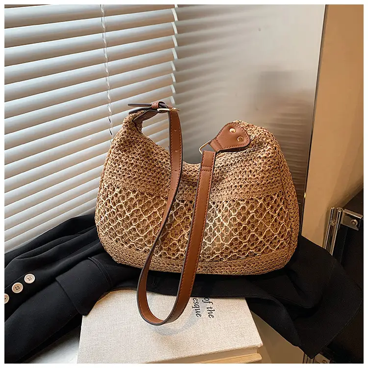 Women's Straw Woven Shoulder Bag Large Capacity Beach Travel — feature 13