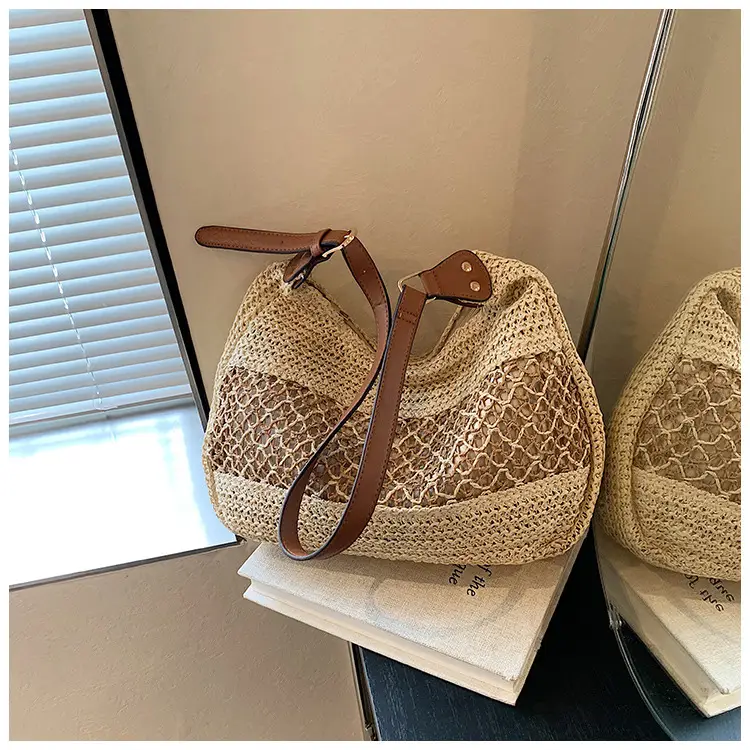 Women's Straw Woven Shoulder Bag Large Capacity Beach Travel — feature 16