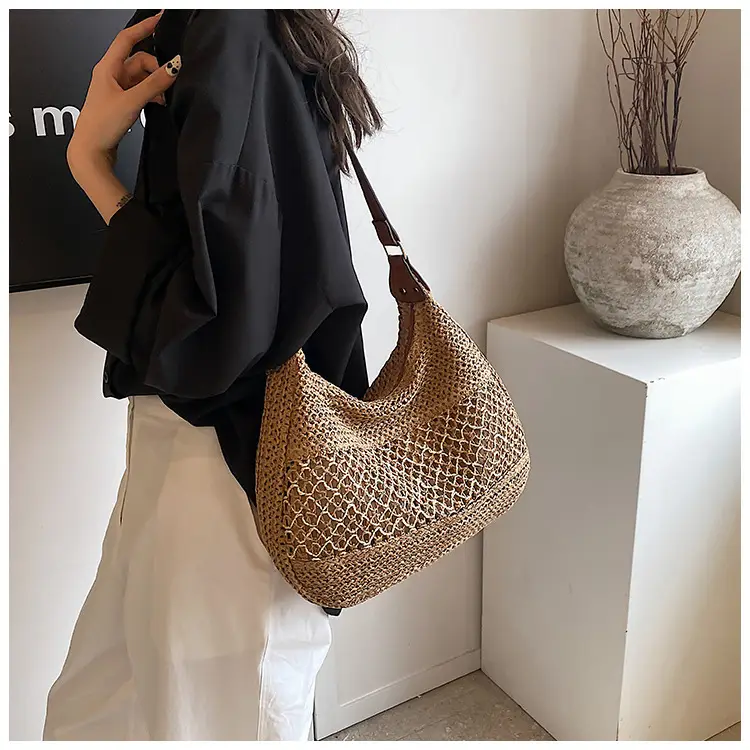 Women's Straw Woven Shoulder Bag Large Capacity Beach Travel — feature 8