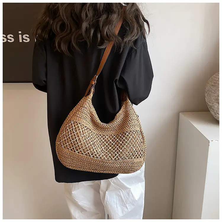 Women's Straw Woven Shoulder Bag Large Capacity Beach Travel — feature 9