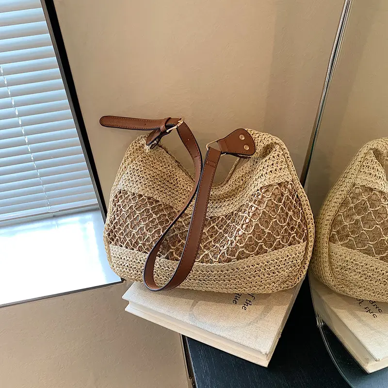 Women's Straw Woven Shoulder Bag Large Capacity Beach Travel - Image 2