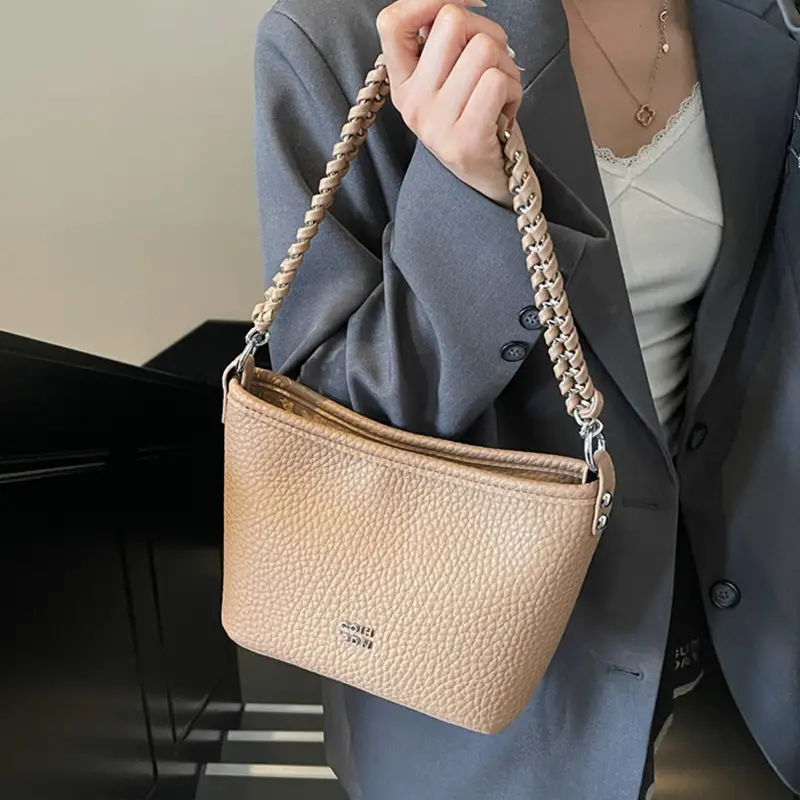 Women Retro Shoulder Bag White Leather 2026 - Image 9