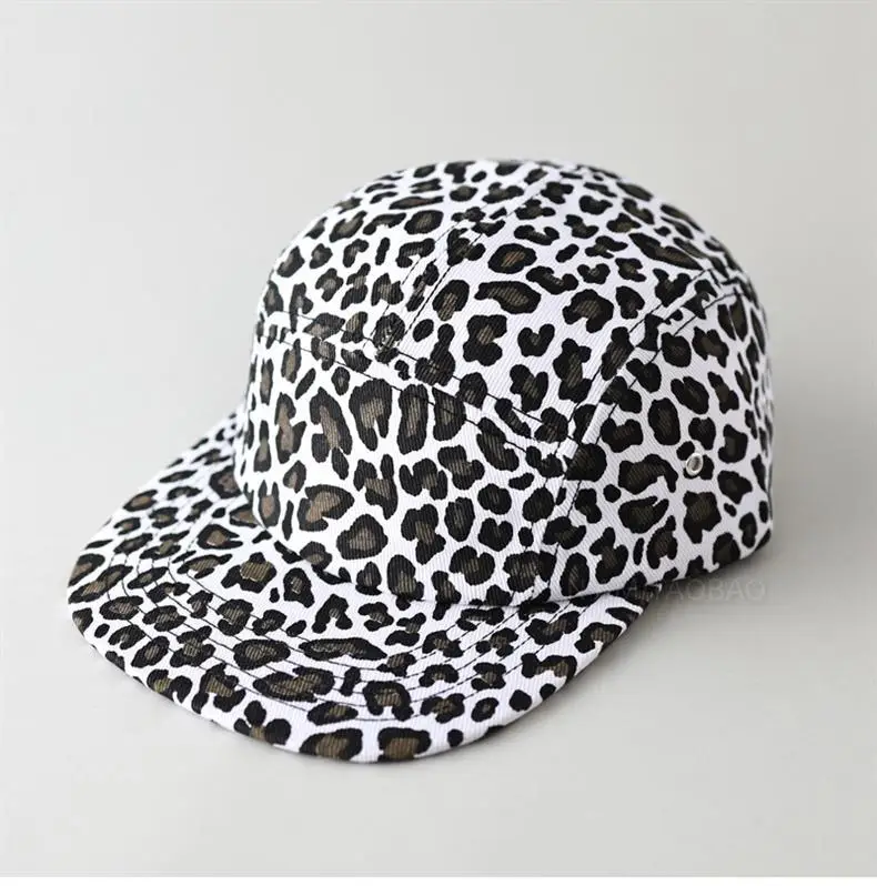 Leopard Print Flat Cap Women Casual Fashion — feature 3