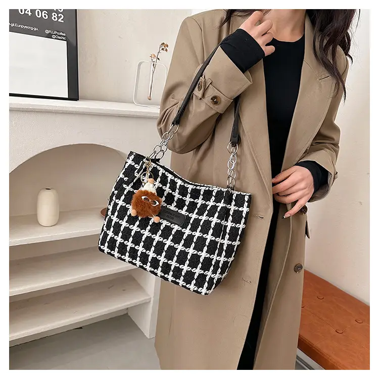 Women's Plaid Woolen Shoulder Bag 2025 New Arrival — feature 22