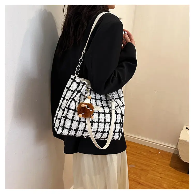 Women's Plaid Woolen Shoulder Bag 2025 New Arrival — feature 27